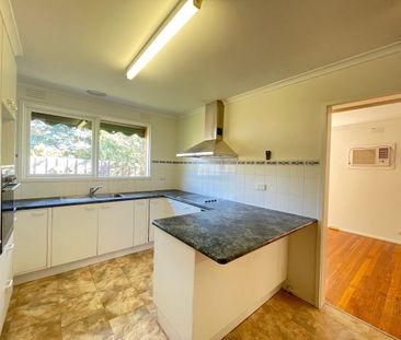 Family living near Westfield Doncaster - Photo 4