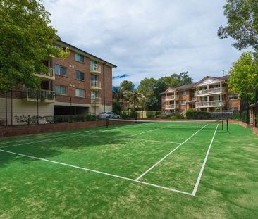Tranquil Top-Floor Apartment with Leafy Outlook - Photo 2
