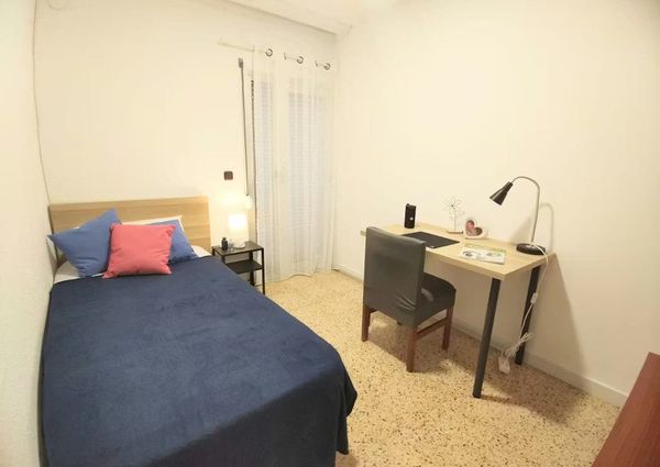 Carrer Isaac Peral, Burjassot, Valencian Community 46100