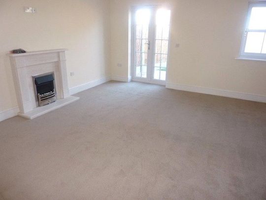3 bedroom semi-detached house to rent - Photo 1
