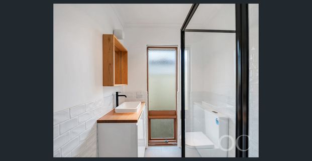 Open the Door to Family-Sized Comfort in a Quiet Netley Haven - Photo 1