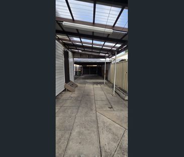 Clad House - Photo 5