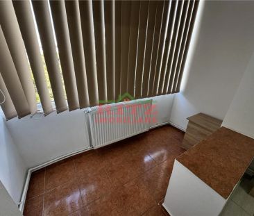 Nou! Garsoniera mob si utilata, et. 2, zona Politia Circulatiei! - Fotografie 1
