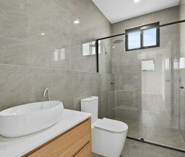 Family Home - Photo 6