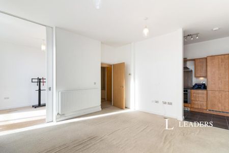 1 bedroom flat to rent - Photo 3