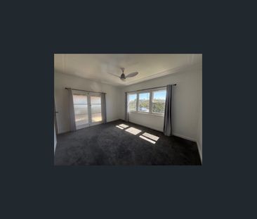 BEAUTIFUL 3 BEDROOM HOME IN GREAT LOCATION - Photo 5