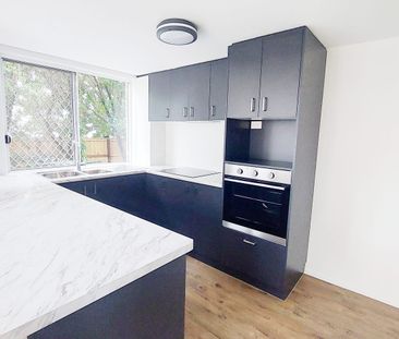 Good Location Townhouse - Photo 3