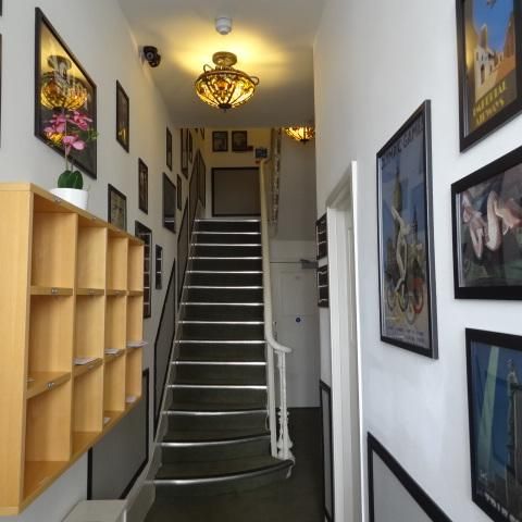 BILLS INCLUDED - A modern studio apartment to rent in West Kensington, London W14 - Photo 1