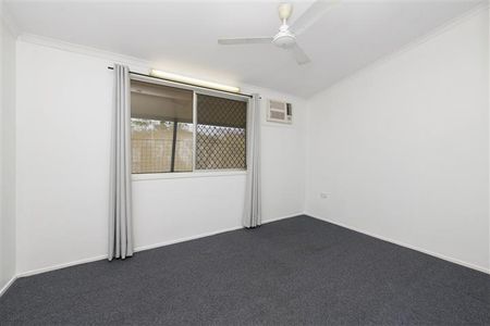 3 BEDROOM HOME IN POPULAR SUBURB - Photo 4