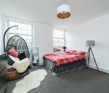 4 bedroom flat to rent - Photo 3