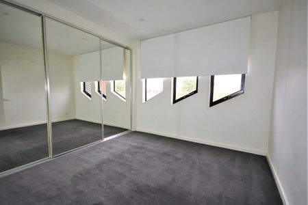 Architecturally Designed Modern Home in a Prime Location - Photo 5