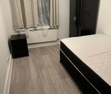 Room in a Shared House, Reginald Road, E7 - Photo 1