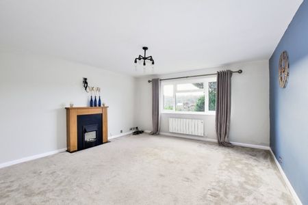 Totteridge Road, High Wycombe, Buckinghamshire,HP13 - Photo 3