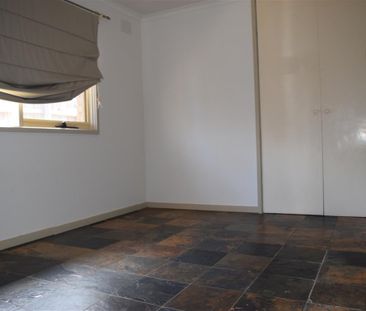 Cosy Home with Character - Photo 4