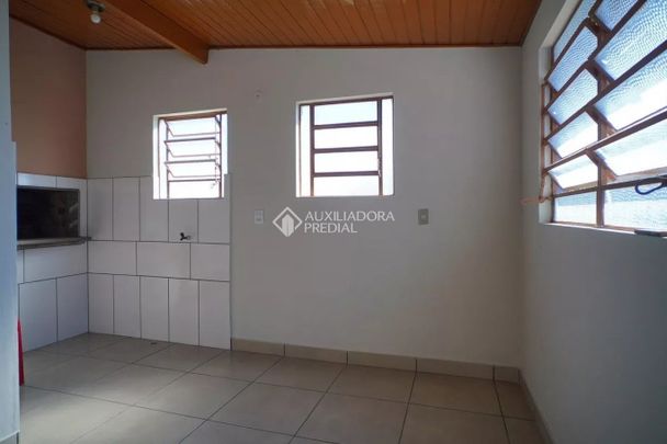 Casa com 3 quartos e 82m² para alugar em Jardim Itu Sabará, Porto Alegre. - Photo 1