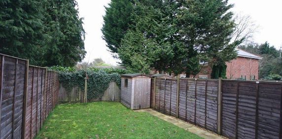 2 bedroom end of terrace house to rent - Photo 2