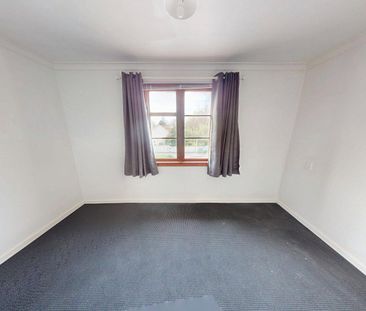 Roslyn - 2 Bedrooms - Photo 5