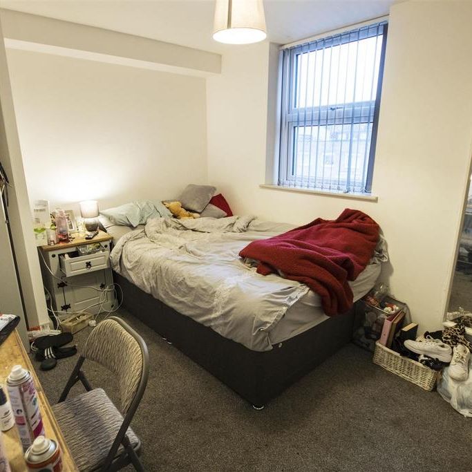 6 bedroom house to rent - Photo 1