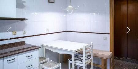 Plaça Poeta Vicente Gaos, Valencia, Valencian Community 46021 - Photo 4