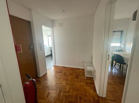 Rua da Beneficência, Lisbon, Lisbon 1600-019 - Photo 5