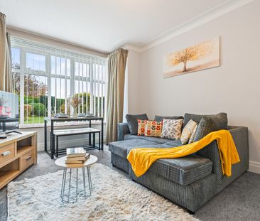 4 Bed Semi-Detached House, Lidgett Park Avenue, LS8 - Photo 2