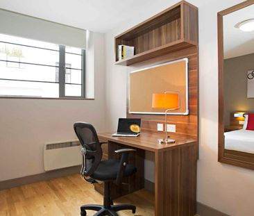 Single En-suite Bedroom - Photo 5