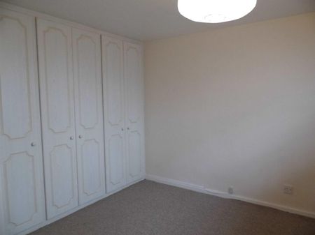 1 Bed Flat - Photo 4