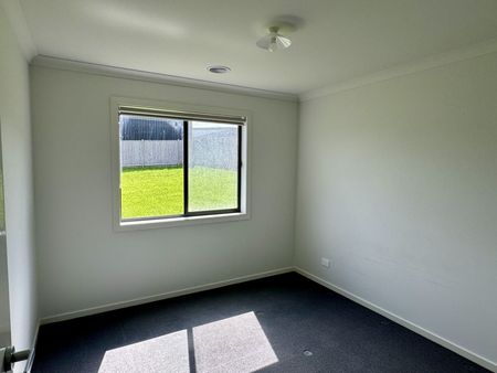 Four Bedroom Near New Property - Photo 3