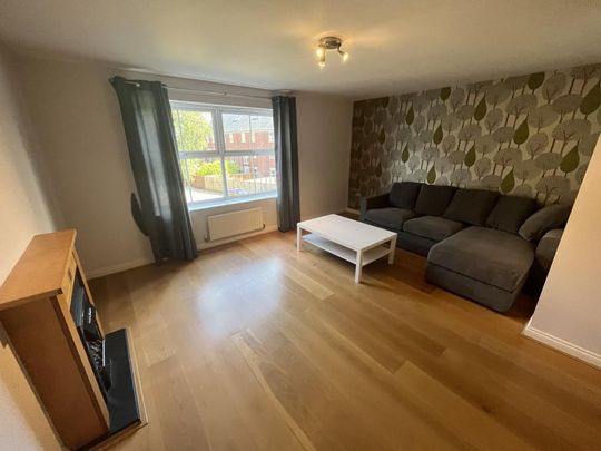 3 bedroom flat to rent - Photo 1