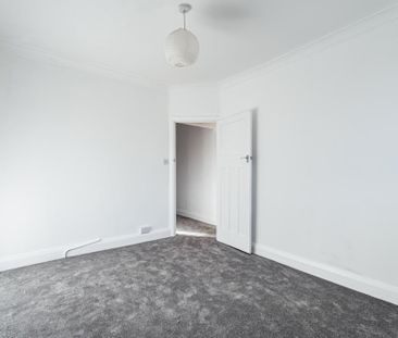 2 bedroom maisonette to rent - Photo 2