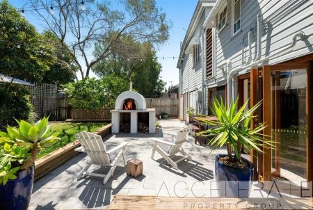 “Full Of Character!” - Photo 4