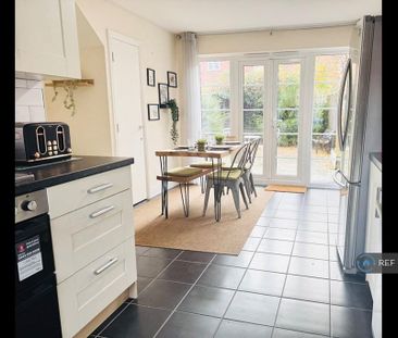 1 bedroom in a house share to rent - Photo 5