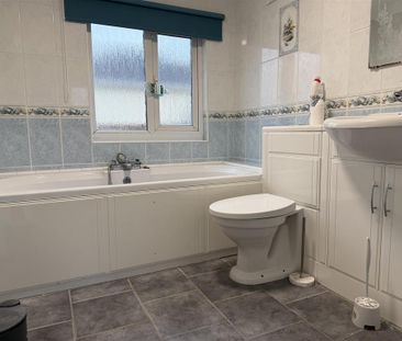 1 bedroom in a house share to rent - Photo 6