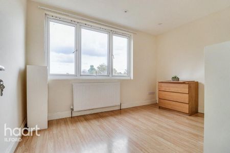 4 bedroom terraced house to rent - Photo 5