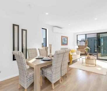 3 Bedrooms + 2 bathrooms - Photo 3