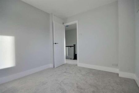 St. Helena Way, Portchester, PO16 - Photo 5