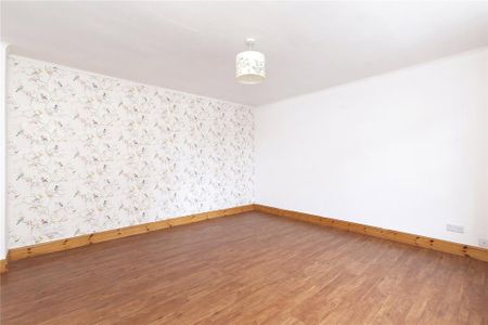 2 bedroom end of terrace house to rent - Photo 2