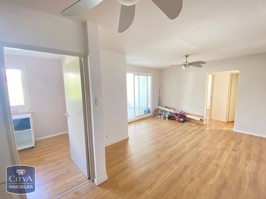 Location Appartement 3 pièces ST DENIS 97490 - Photo 1