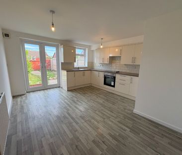 2 bedroom terraced house to rent - Photo 4