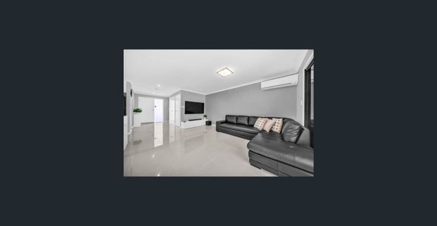 Stunning Contemporary Terrace Home - Photo 1