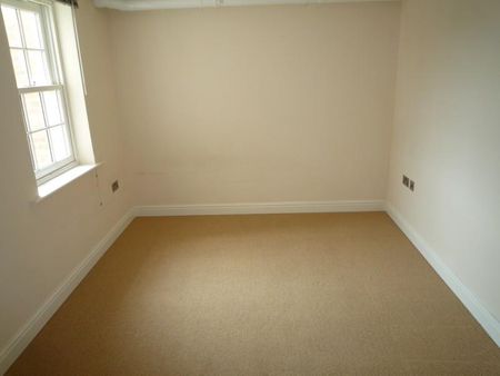 3 bedroom apartment to rent - Photo 2