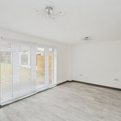 Llys Mieri, Swansea, SA4 - Photo 1