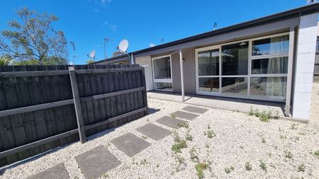 City fringe furnished 1 bed unit. - Photo 3