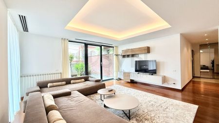 APARTAMENT SPECTACULOS l GRADINA 100 MP l 2 GARAJE l GYM l PRIMAVERII - Fotografie 3