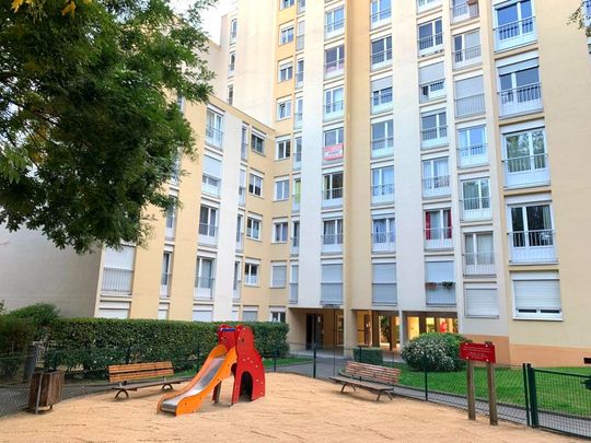 Appartement Vitry Sur Seine 4 pièces 74.12 m2 + parking - Photo 1