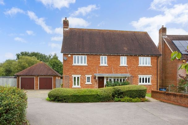 4 bedroom detached house to rent - Photo 1