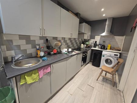 Humes Avenue, London W7 - Photo 3