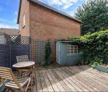 St. Michaels Close, London, E16 - Photo 5