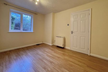 Flitcroft Lea, HIGH WYCOMBE - Photo 2