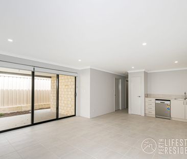 EASYCARE LIVING OPPOSITE PARK - Photo 4